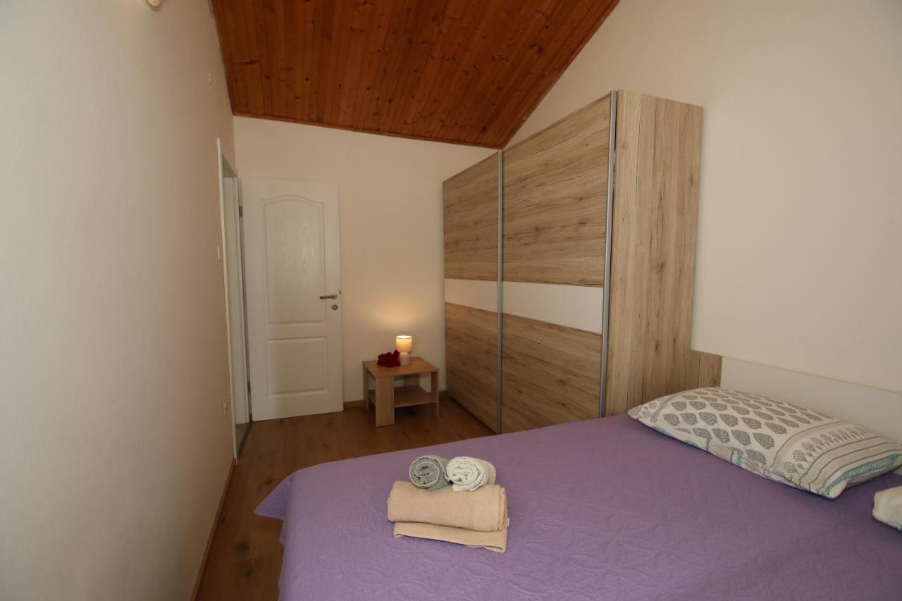 Apartments Noemi Malinska Buitenkant foto